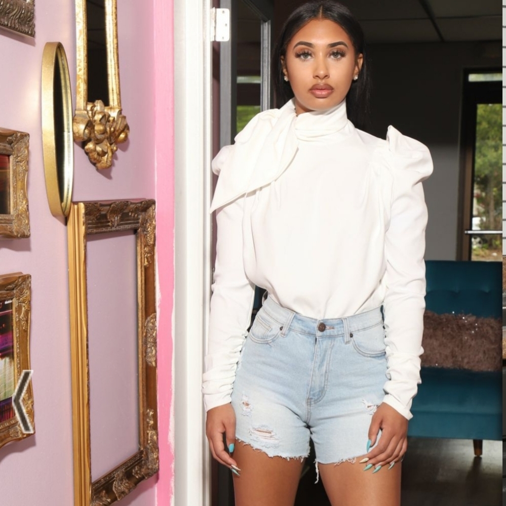 Puff-sleeve Neck Tie Blouse